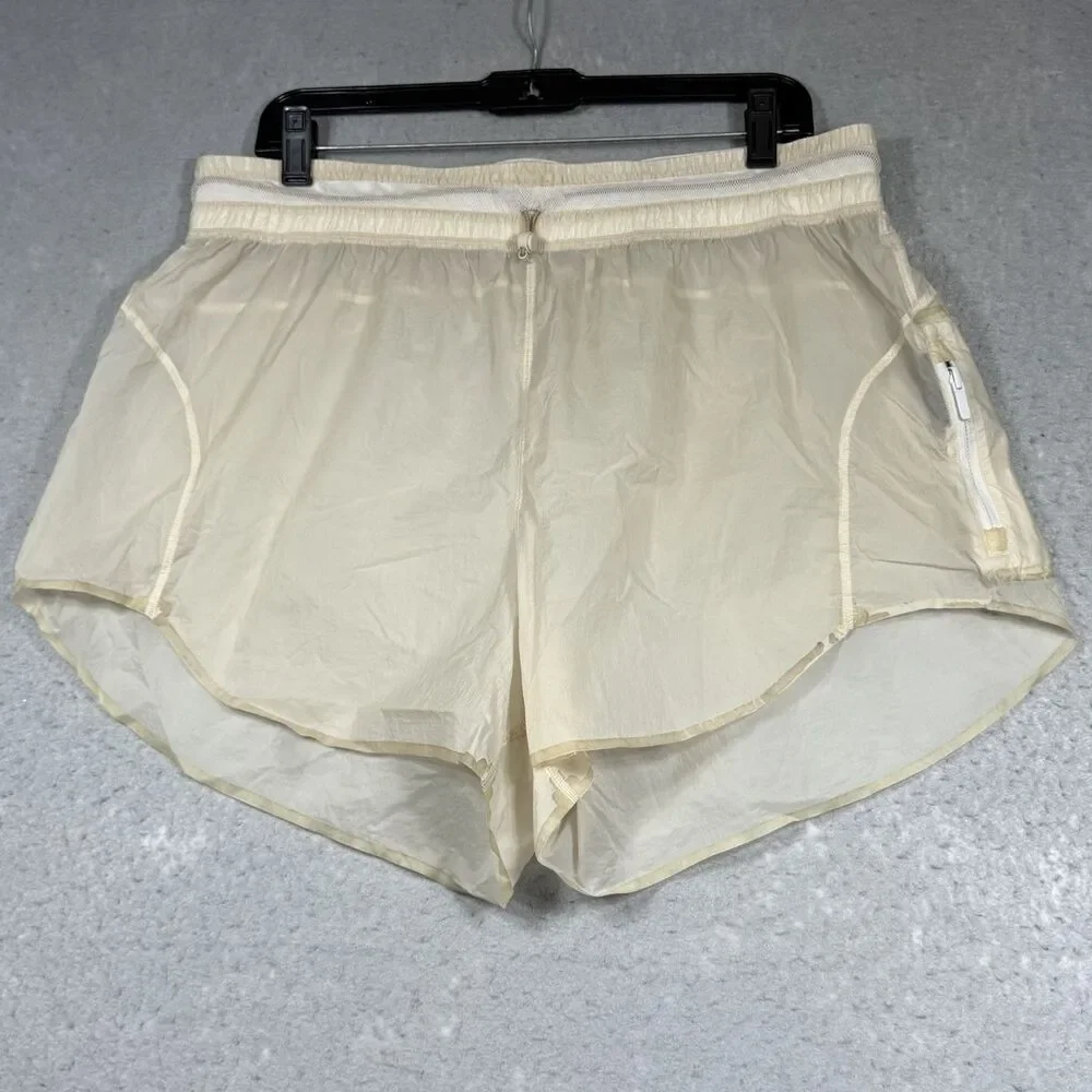 Lululemon Step Out Short Water Repellent 3” Women’s Size 8 Sheer White Opal WHTO
